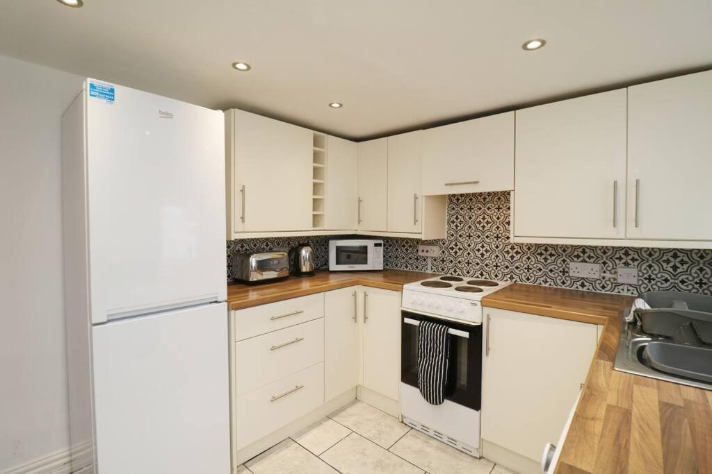 2 Bedroom Characterful House Lancaster Eksteriør billede